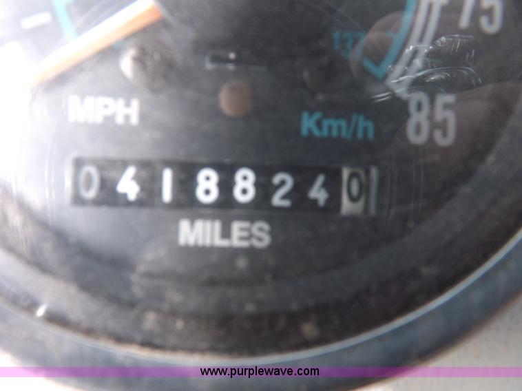 image for item I9133 1996 Ford Aeromax L9000 semi truck