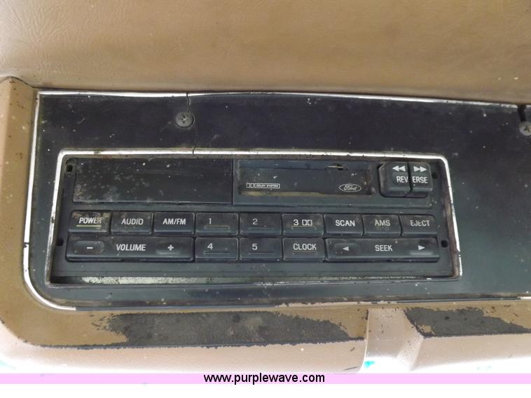 image for item I9133 1996 Ford Aeromax L9000 semi truck