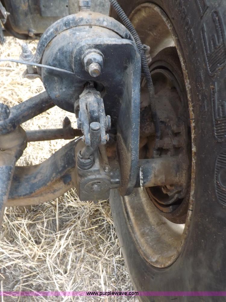 image for item I9133 1996 Ford Aeromax L9000 semi truck