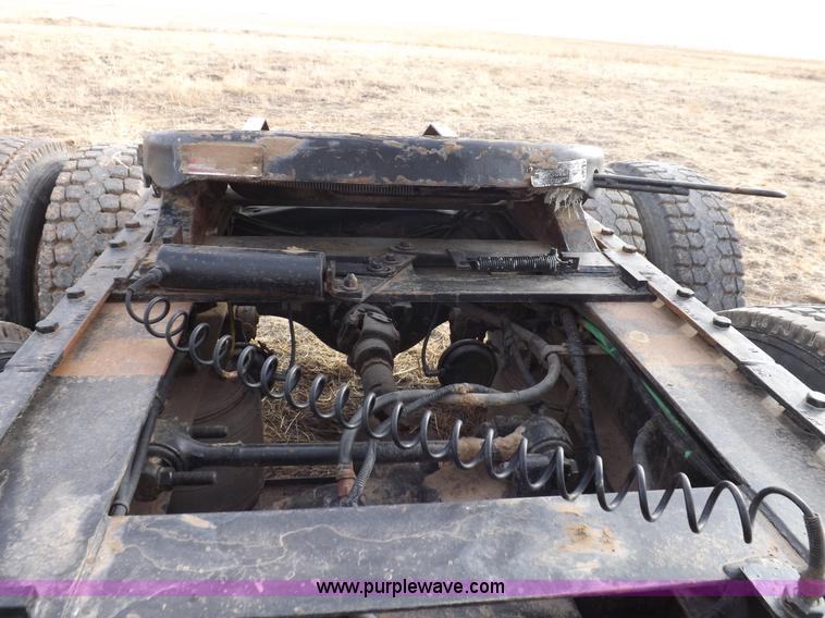 image for item I9133 1996 Ford Aeromax L9000 semi truck