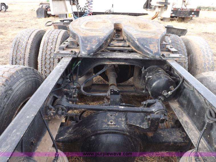 image for item I9133 1996 Ford Aeromax L9000 semi truck