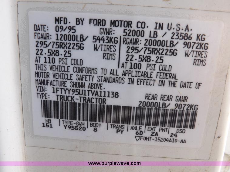 image for item I9133 1996 Ford Aeromax L9000 semi truck