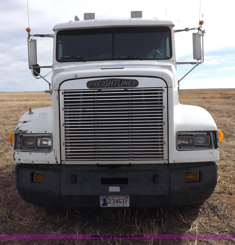 image for item I9135 1992 Freightliner FLD112 semi truck