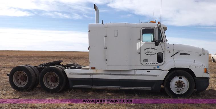 image for item I9135 1992 Freightliner FLD112 semi truck