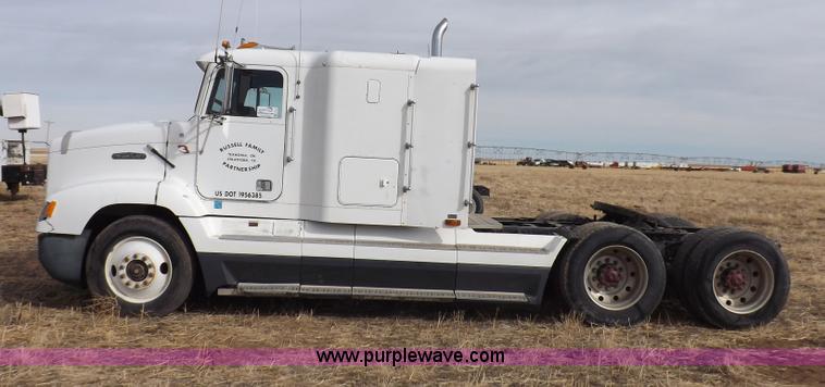 image for item I9135 1992 Freightliner FLD112 semi truck