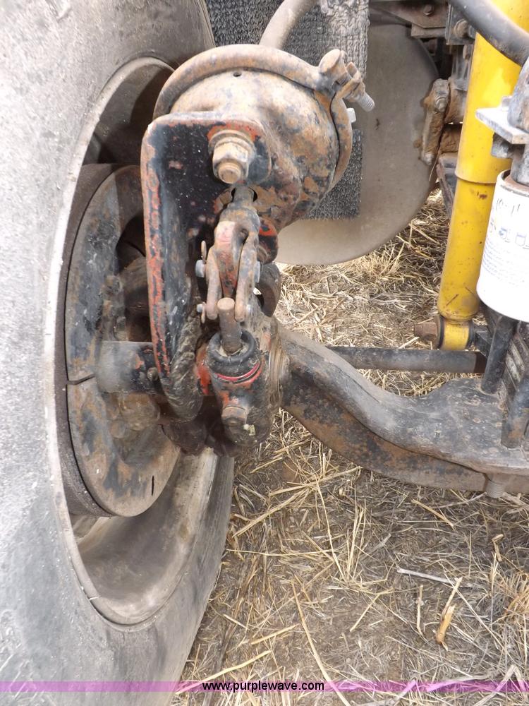 image for item I9135 1992 Freightliner FLD112 semi truck