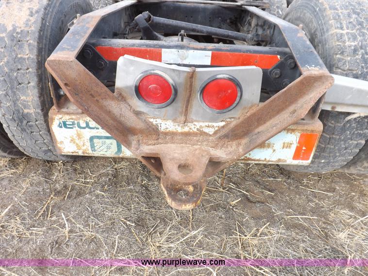 image for item I9135 1992 Freightliner FLD112 semi truck