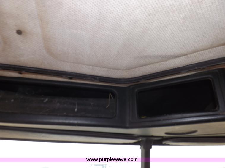 image for item I9136 1993 Freightliner FLD semi truck