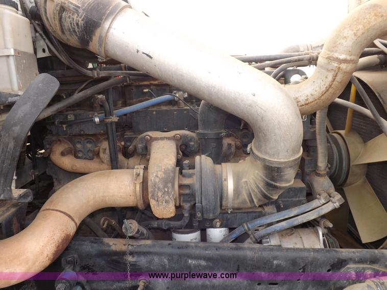 image for item I9136 1993 Freightliner FLD semi truck