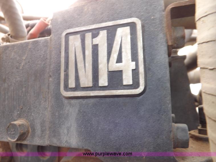 image for item I9136 1993 Freightliner FLD semi truck