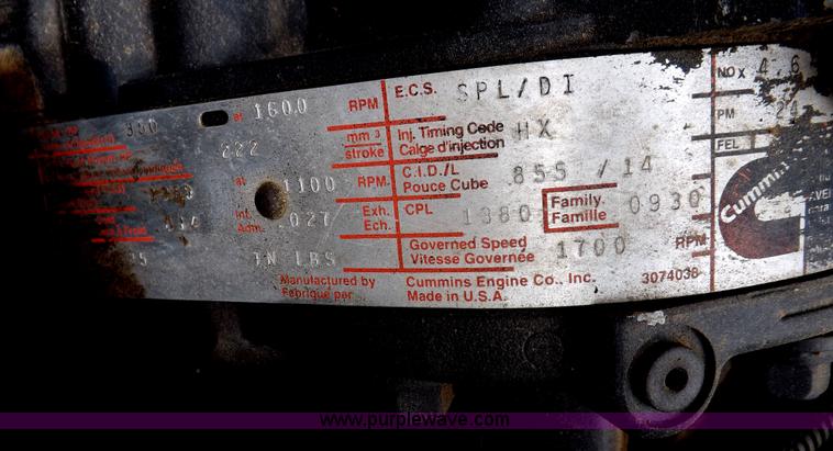 image for item I9136 1993 Freightliner FLD semi truck