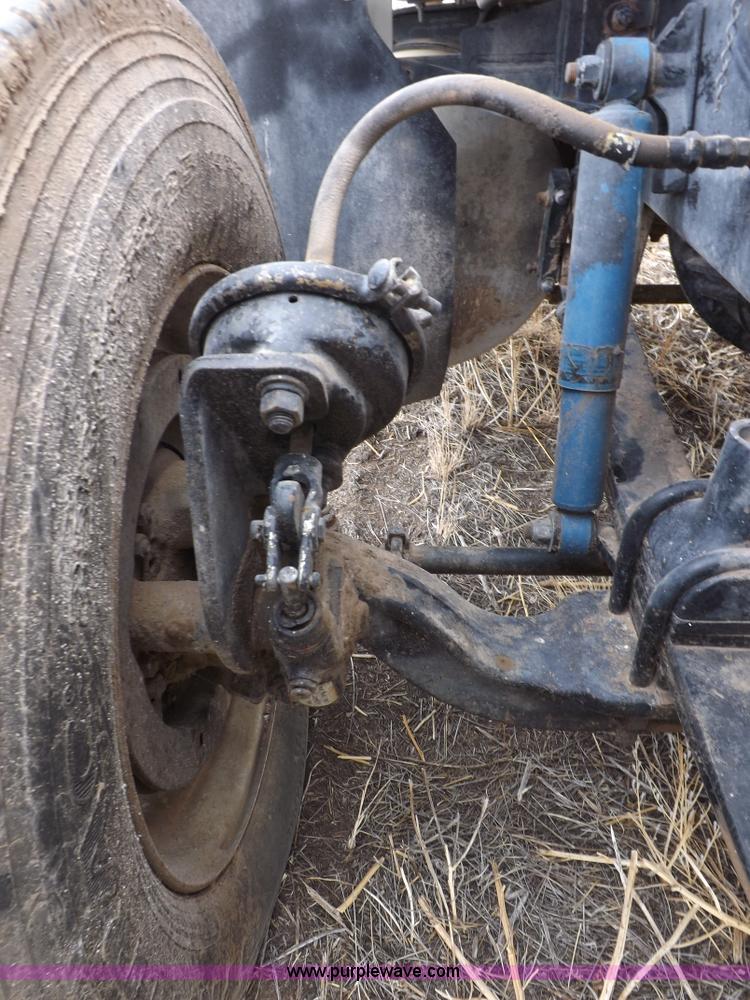 image for item I9136 1993 Freightliner FLD semi truck