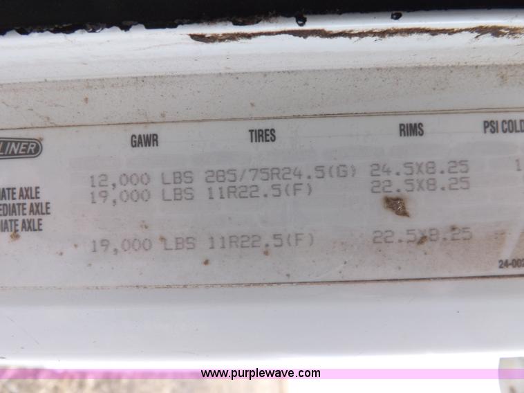 image for item I9136 1993 Freightliner FLD semi truck