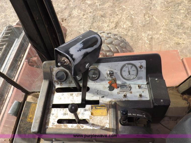 image for item I9137 1994 Hesston 8400 swather