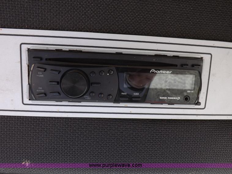 image for item I9137 1994 Hesston 8400 swather