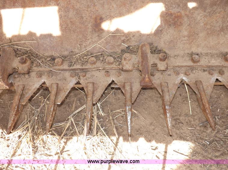 image for item I9137 1994 Hesston 8400 swather