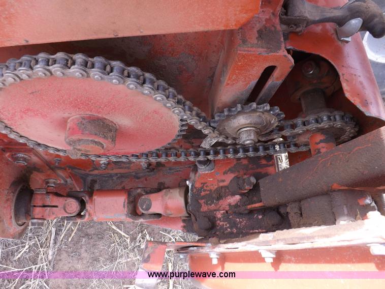 image for item I9137 1994 Hesston 8400 swather