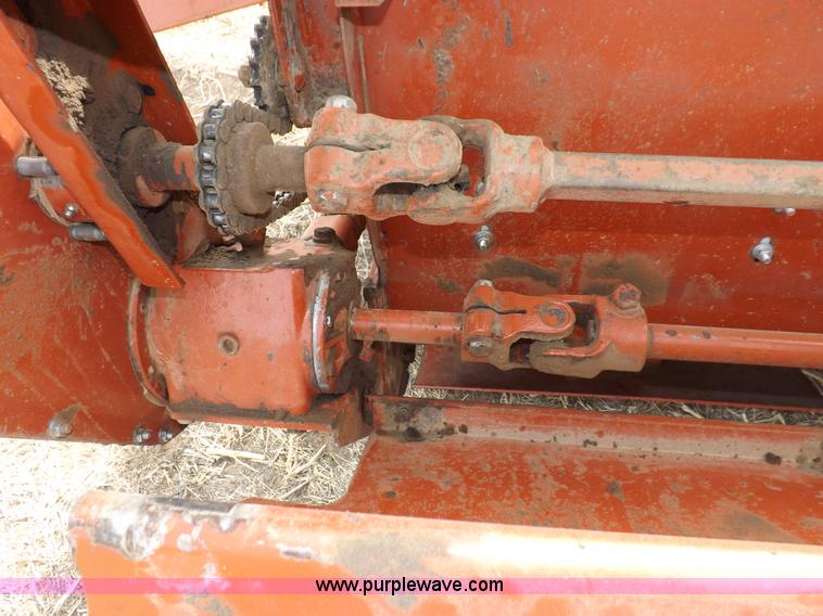 image for item I9137 1994 Hesston 8400 swather