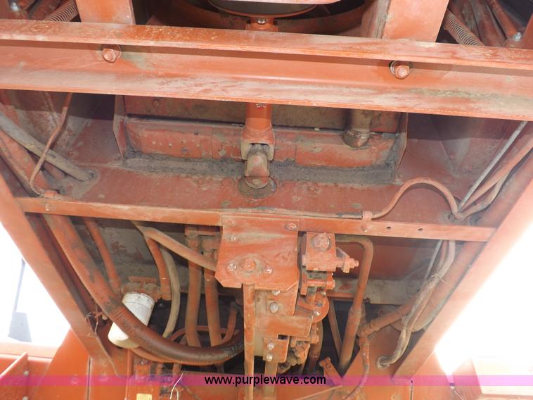 image for item I9137 1994 Hesston 8400 swather