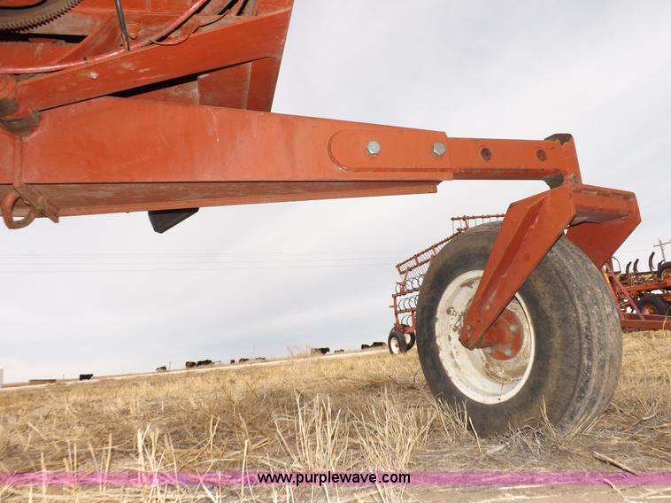 image for item I9137 1994 Hesston 8400 swather