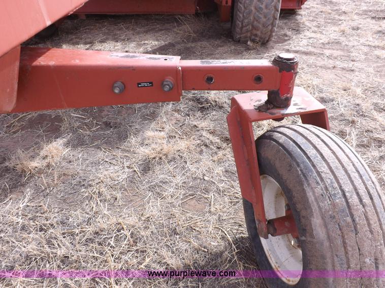 image for item I9137 1994 Hesston 8400 swather