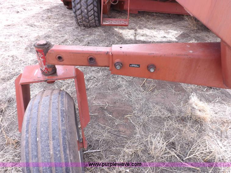 image for item I9137 1994 Hesston 8400 swather