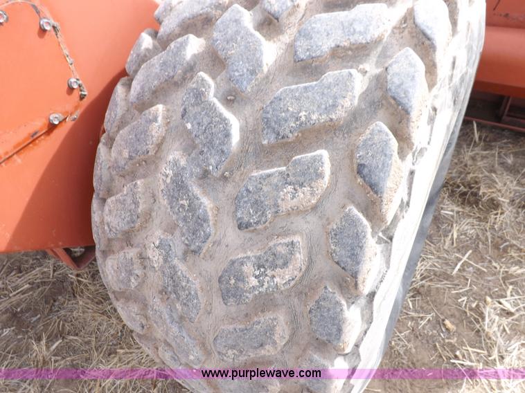 image for item I9137 1994 Hesston 8400 swather