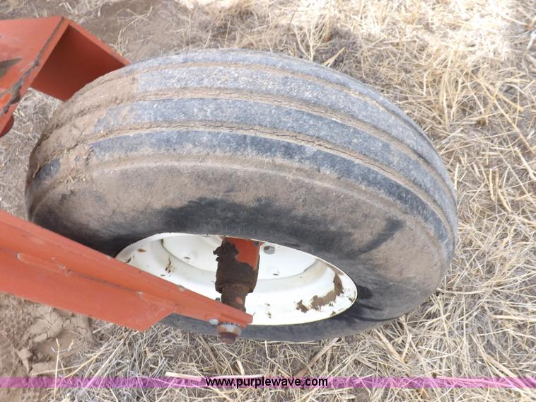 image for item I9137 1994 Hesston 8400 swather