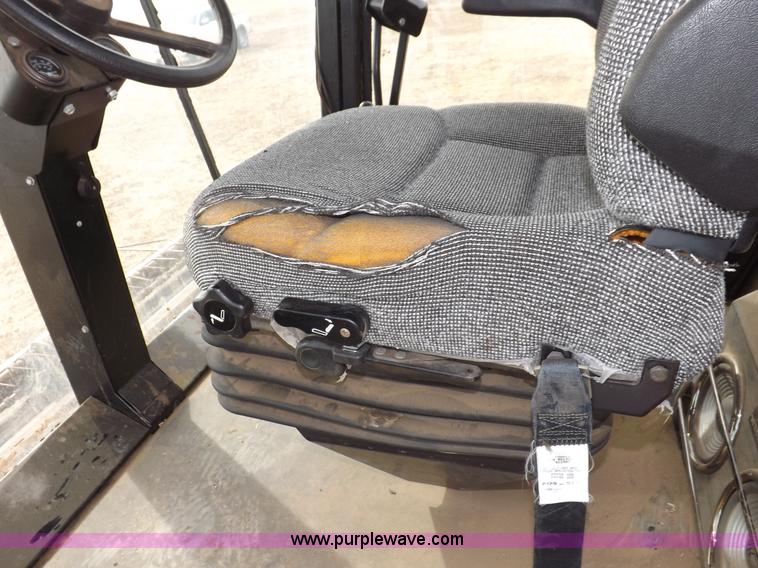 image for item I9137 1994 Hesston 8400 swather