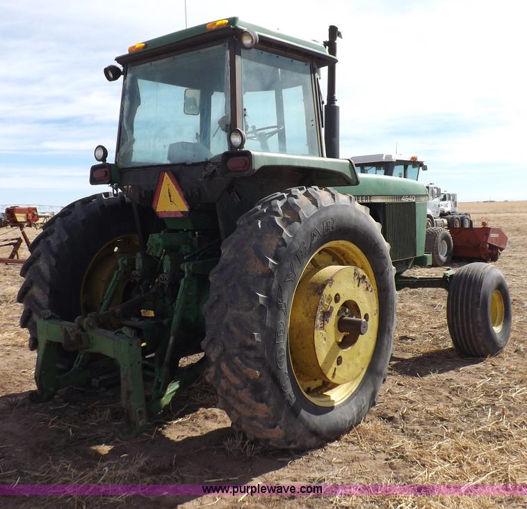 image for item I9138 1982 John Deere 4640 tractor
