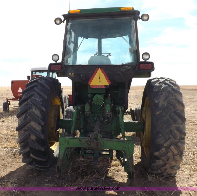 image for item I9138 1982 John Deere 4640 tractor