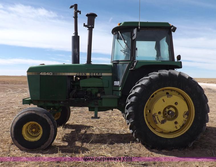 image for item I9138 1982 John Deere 4640 tractor