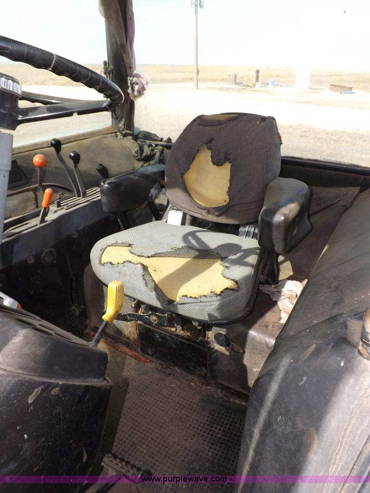 image for item I9138 1982 John Deere 4640 tractor