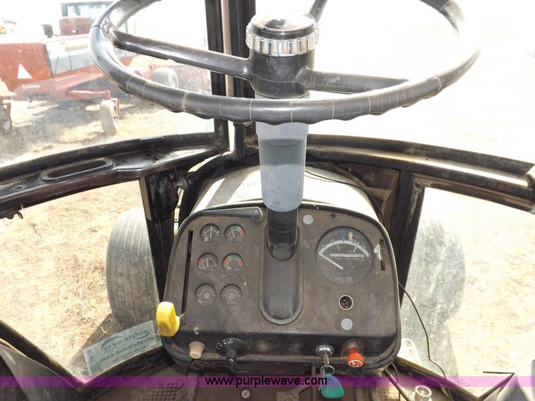 image for item I9138 1982 John Deere 4640 tractor