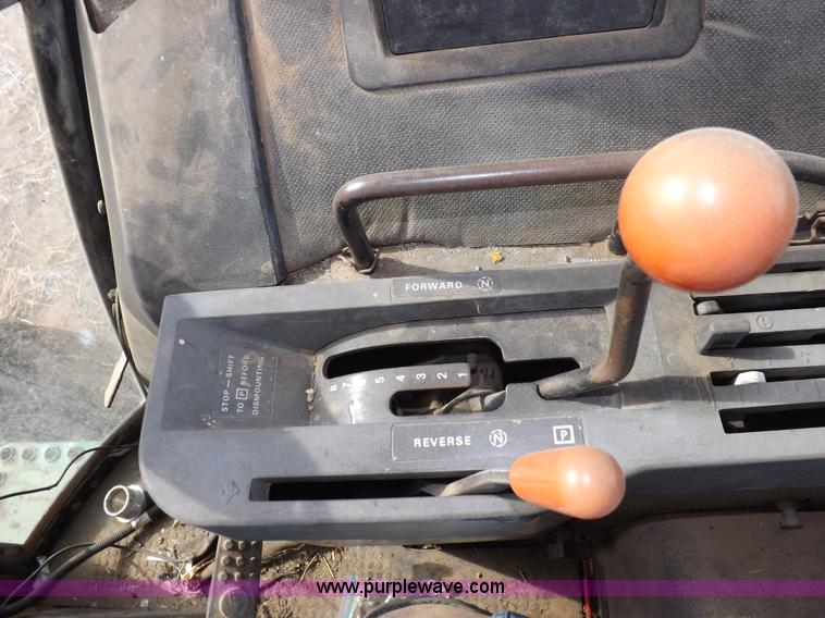 image for item I9138 1982 John Deere 4640 tractor