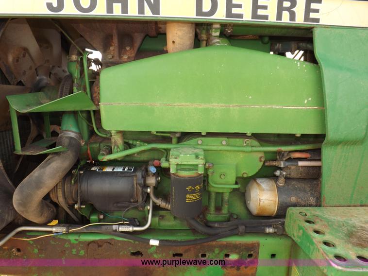 image for item I9138 1982 John Deere 4640 tractor