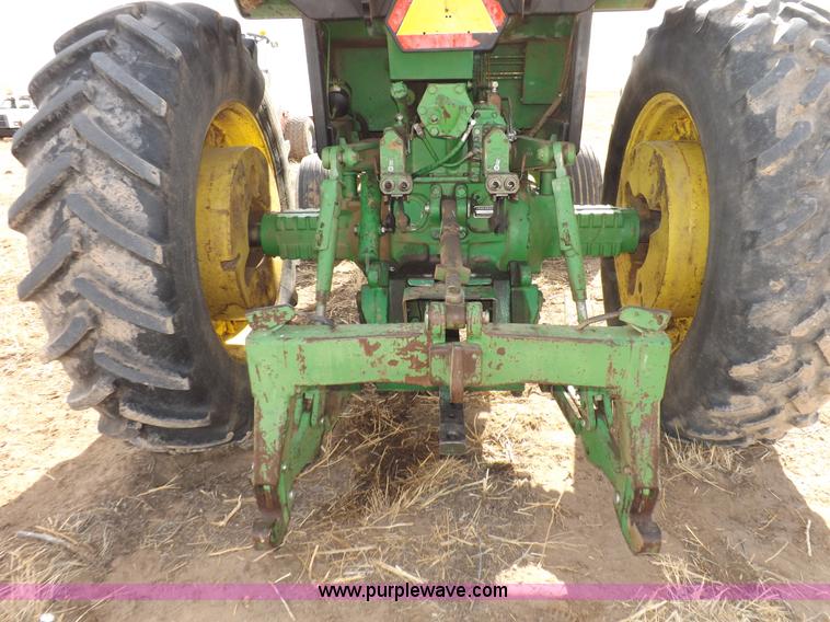 image for item I9138 1982 John Deere 4640 tractor