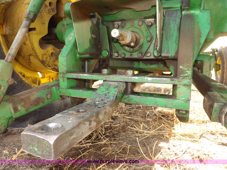 image for item I9138 1982 John Deere 4640 tractor