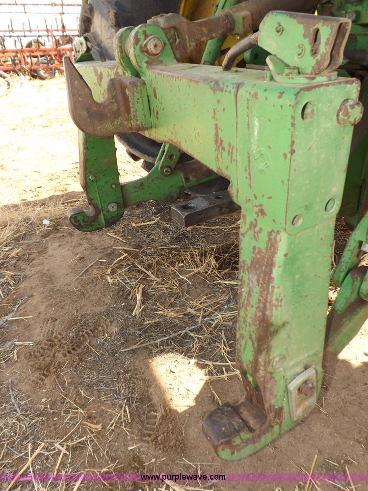 image for item I9138 1982 John Deere 4640 tractor