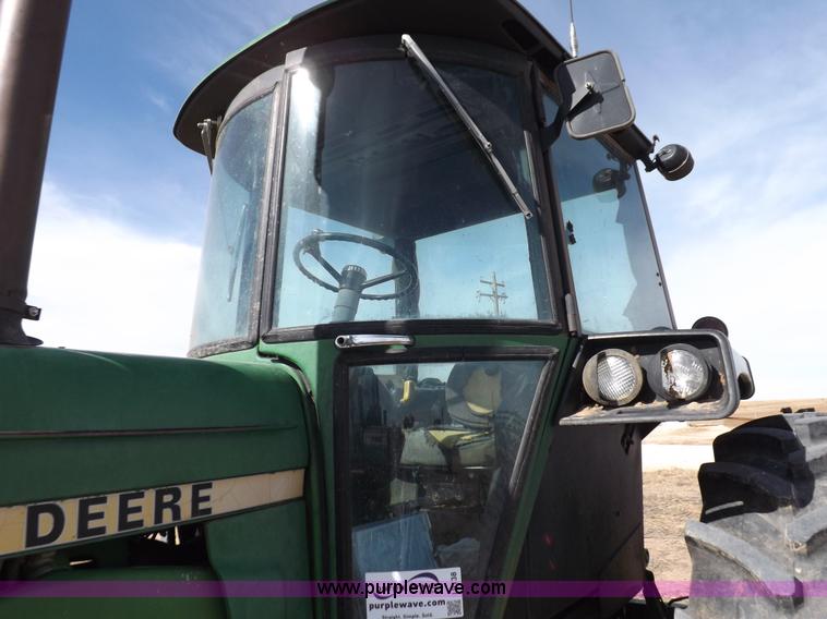 image for item I9138 1982 John Deere 4640 tractor