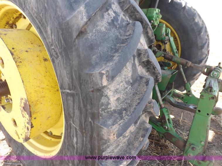 image for item I9138 1982 John Deere 4640 tractor