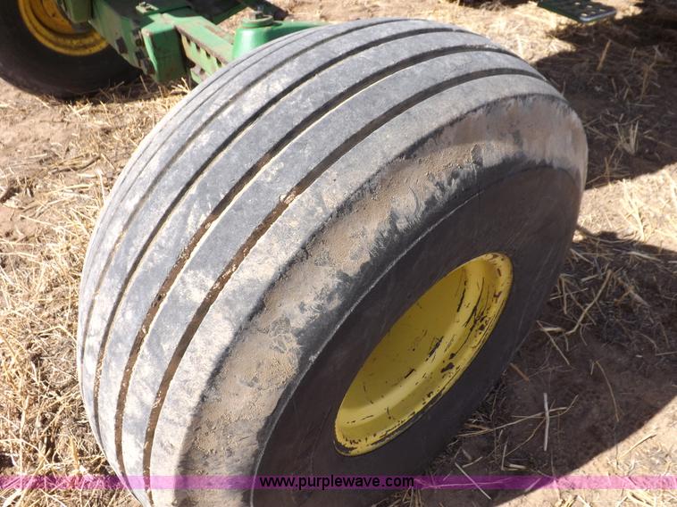 image for item I9138 1982 John Deere 4640 tractor