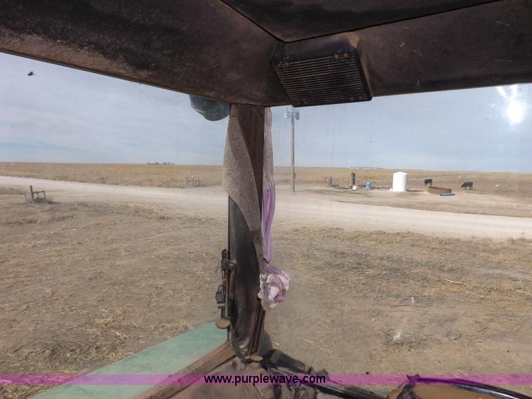 image for item I9138 1982 John Deere 4640 tractor