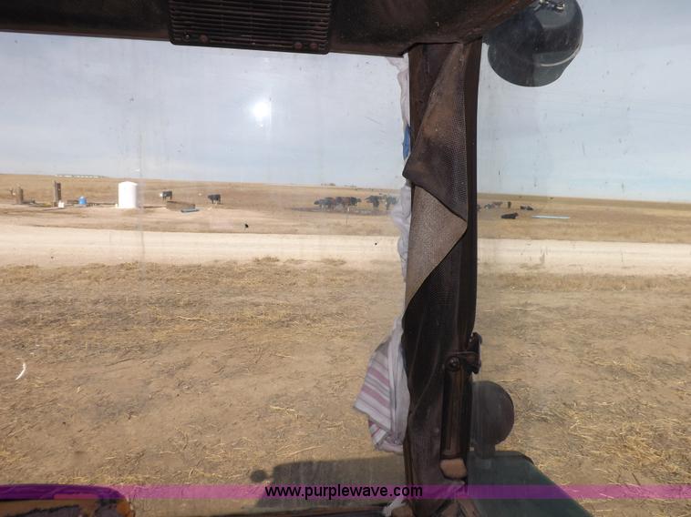 image for item I9138 1982 John Deere 4640 tractor