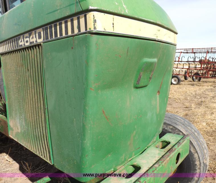 image for item I9138 1982 John Deere 4640 tractor