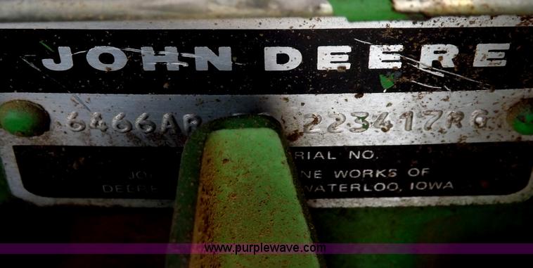 image for item I9138 1982 John Deere 4640 tractor