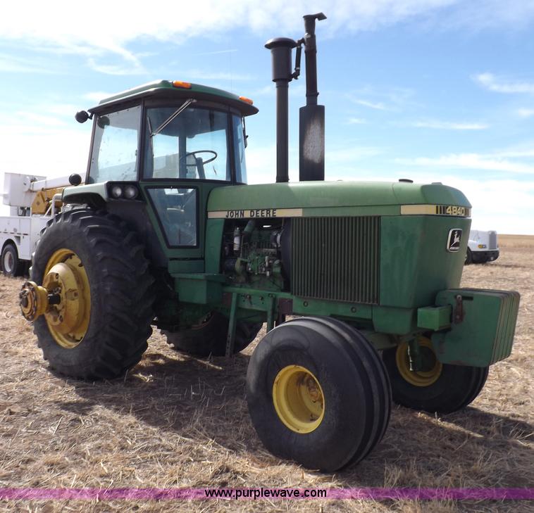 image for item I9139 1982 John Deere 4840 tractor
