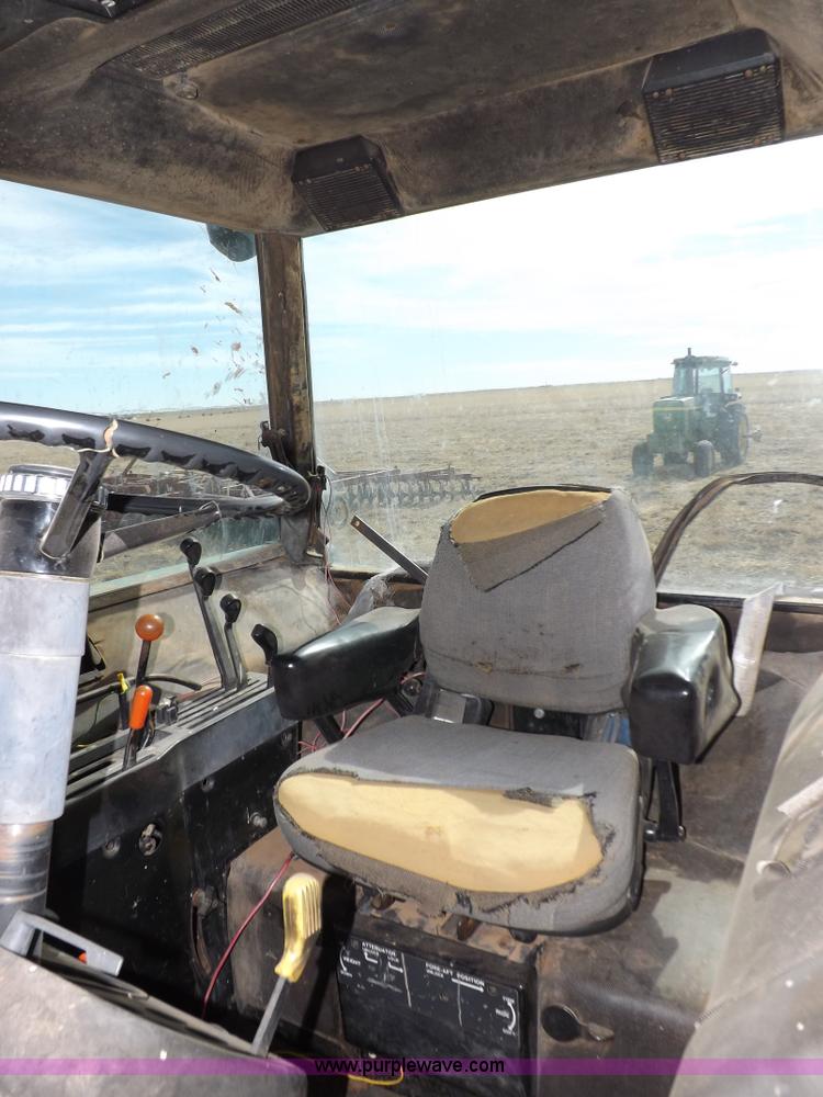 image for item I9139 1982 John Deere 4840 tractor