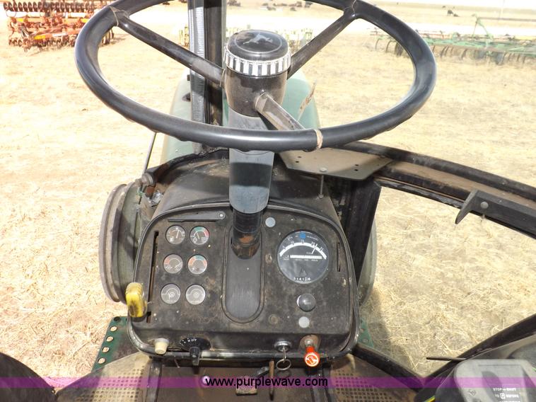 image for item I9139 1982 John Deere 4840 tractor