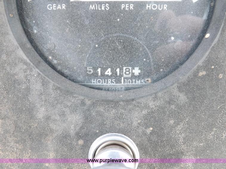 image for item I9139 1982 John Deere 4840 tractor